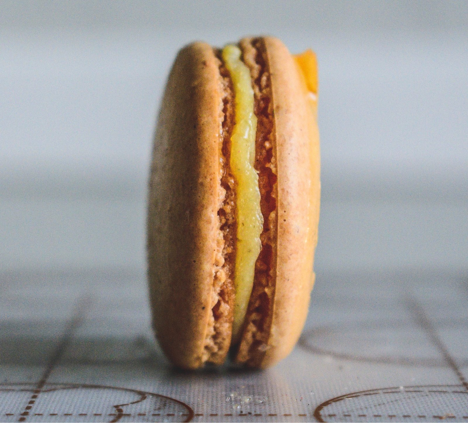 creme brulee macaron