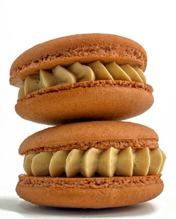 caramel-macaron-product picture
